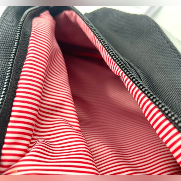 Herschel Black Adjustable Unisex Waist Bag NWT - Picture 3 of 7